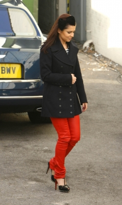 Cheryl_Cole_arriving_at_the_X_Factor_studios_12_12_10_16.jpg