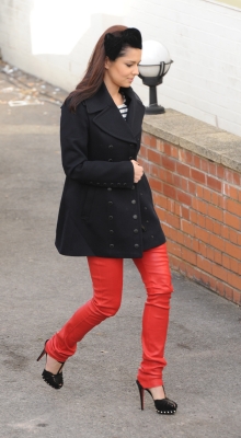 Cheryl_Cole_arriving_at_the_X_Factor_studios_12_12_10_32.jpg