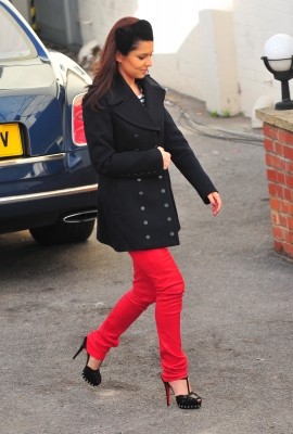 Cheryl_Cole_arriving_at_the_X_Factor_studios_12_12_10_46.jpg