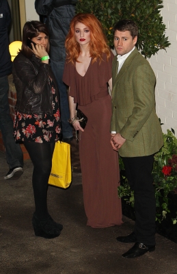 Cheryl_Kim_and_Nicola_leaving_The_X_Factor_studios_12_12_10_71.jpg