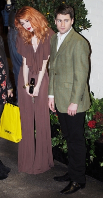 Cheryl_Kim_and_Nicola_leaving_The_X_Factor_studios_12_12_10_78.jpg