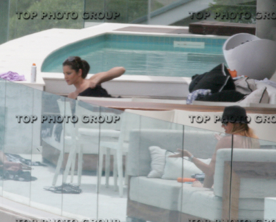 Cheryl_at_her_Hotel_in_South_Africa_01_01_11_282529.jpg