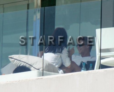 Cheryl_and_Derek_relaxing_at_their_hotel_in_South_Africa_1_01_11_12.jpg