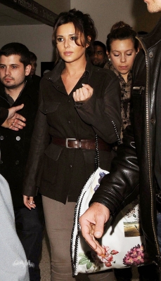 Cheryl_Cole_arriving_at_LAX_airport_LA_23_02_11_9.jpg
