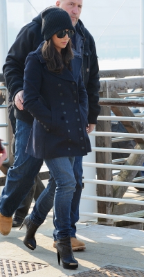 Cheryl_Cole_leaving_her_hotel_in_Venice_07_02_11_1.jpg