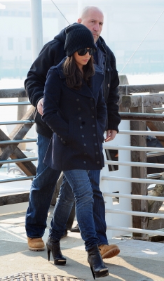 Cheryl_Cole_leaving_her_hotel_in_Venice_07_02_11_18.jpg