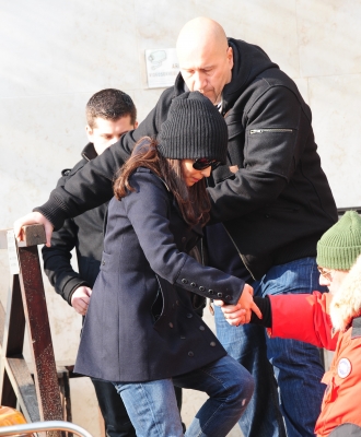Cheryl_Cole_leaving_her_hotel_in_Venice_07_02_11_29.jpg