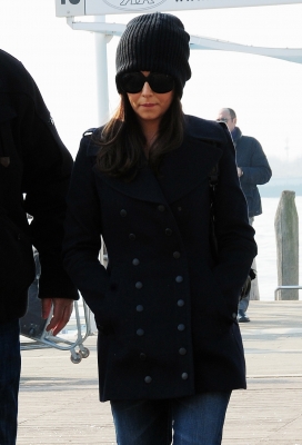 Cheryl_Cole_leaving_her_hotel_in_Venice_07_02_11_6.jpg