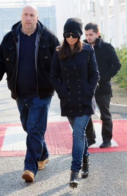 Cheryl_Cole_leaving_her_hotel_in_Venice_07_02_11_72.jpg