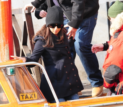 Cheryl_Cole_leaving_her_hotel_in_Venice_07_02_11_9.jpg