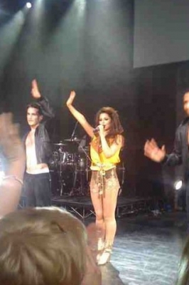 Cheryl_Cole_performing_in_Venice_for_Audi_05_02_11_6.jpg