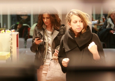 Cheryl_Cole_catching_a_flight_at_Berlin_airport_28_01_10_3.jpg