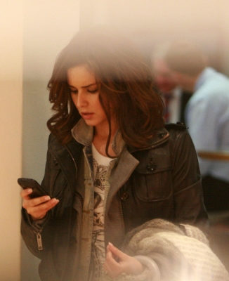 Cheryl_Cole_catching_a_flight_at_Berlin_airport_28_01_10_5.jpg