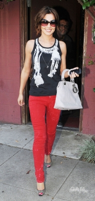 Cheryl_Cole_is_spotted_in_North_Hollywood_29_03_10_7.jpg