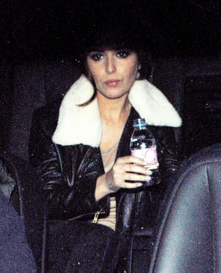Cheryl_Cole_leaves_Spring_studios_in_london_1_03_10_6.jpg