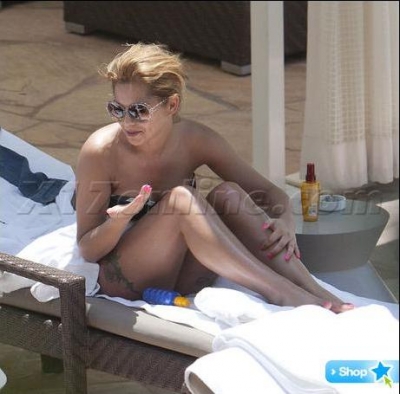 Cheryl_and_Kimberley_at_hotel_in_Hollywood_120711_25.jpg