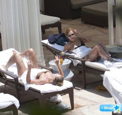 Cheryl_and_Kimberley_at_hotel_in_Hollywood_120711_27.jpg