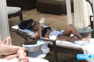 Cheryl_and_Kimberley_at_hotel_in_Hollywood_120711_39.jpg