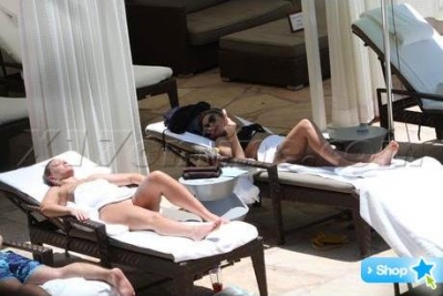 Cheryl_and_Kimberley_at_hotel_in_Hollywood_120711_45.jpg