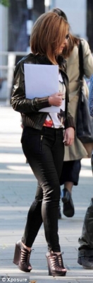 Cheryl_Cole_at_the_America_Embassy_in_London_29_06_11_28.jpg