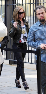 Cheryl_Cole_at_the_America_Embassy_in_London_29_06_11_7.jpg