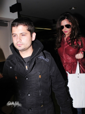 Cheryl_Cole_lands_at_LAX_airport_06_05_11_17.jpg