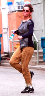 Cheryl_Cole_leaves_a_gym_in_Studio_City_07_05_11_11.JPG