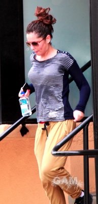 Cheryl_Cole_leaves_a_gym_in_Studio_City_07_05_11_6.JPG