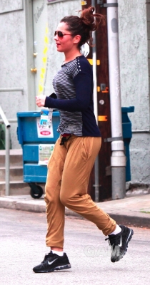 Cheryl_Cole_leaves_a_gym_in_Studio_City_07_05_11_8.JPG