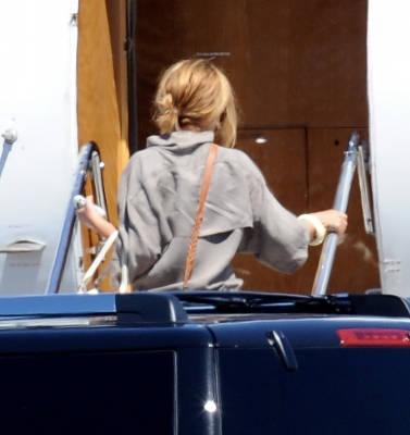 Cheryl_Cole_leaving_Los_Angeles_03_08_11_27.jpg