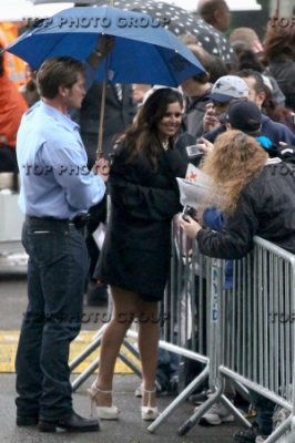 Cheryl_leaving_the_Fox_Upfronts_16_05_11_281729.jpg
