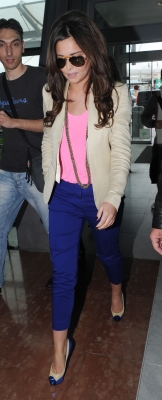 Cheryl_Cole_seen_leaving_France_15_05_11_31.jpg
