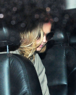 Cheryl_leaving_arriving_a_recording_studio_in_LA_15_07_11_17.jpg