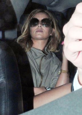 Cheryl_leaving_arriving_a_recording_studio_in_LA_15_07_11_5.jpg
