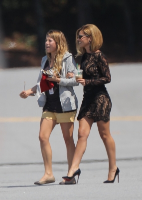 Cheryl_on_set_of_What_to_Expect_When_Youre_Expecting_29_08_11_27.jpg