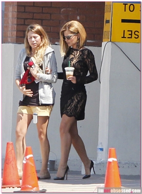 Cheryl_on_set_of_What_to_Expect_When_Youre_Expecting_29_08_11_44.jpg
