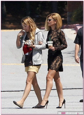 Cheryl_on_set_of_What_to_Expect_When_Youre_Expecting_29_08_11_51.jpg