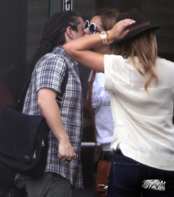 Cheryl_Cole_having_lunch_in_New_York_27_09_11_28229.jpg