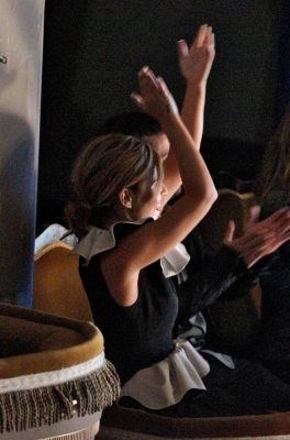 Cheryl_and_Nicola_watching_Kimberley_in_Shrek_05_10_11_18.jpg