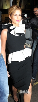 Cheryl_arrives_at_Theatre_Royal_to_see_Shrek_Musical_5_10_11_21.jpg