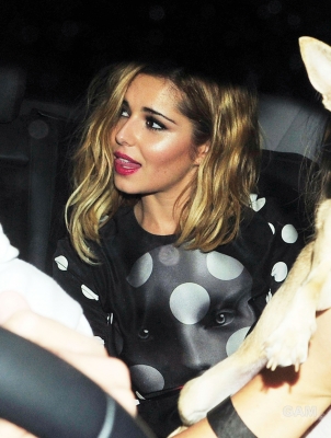 Cheryl_Cole_leaving_the_Roundhouse_in_Camden_07_10_11_10.jpg