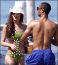 Cheryl_and_Ashley_on_the_beach_in_Nice_120609_1.jpg