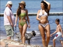 Cheryl_and_Ashley_on_the_beach_in_Nice_120609_17.jpg