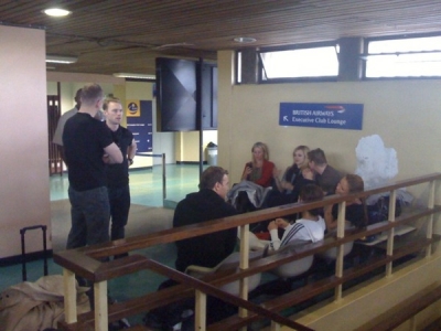 Cheryl_and_Kimberley_in_African_airport_280209_1.jpg