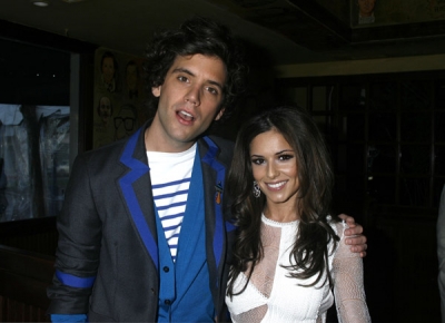 Cheryl_at_Grammy_Awards_Viewing_Dinner_with_Mika_08022009_11.jpg