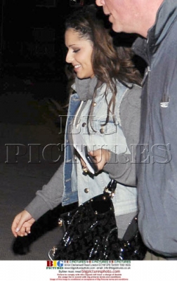 Cheryl_Cole_Arrives_At_Dublin_Hotel_Ireland_300409_1.jpg