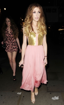 CherylNicola_arrives_at_Bungalow_8_for_Nicolas_bday_8_10_11_59.jpg