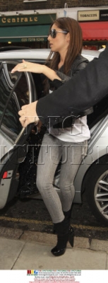 Cheryl_Cole_goes_to_get_her_vaccinations_130209_2.jpg