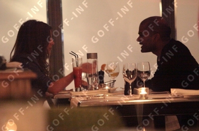 Cheryl_Cole_having_dinner_at_Soho_140409_23.jpg