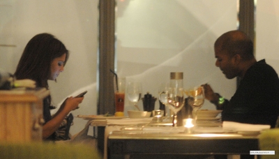 Cheryl_Cole_having_dinner_at_Soho_140409_3.jpg